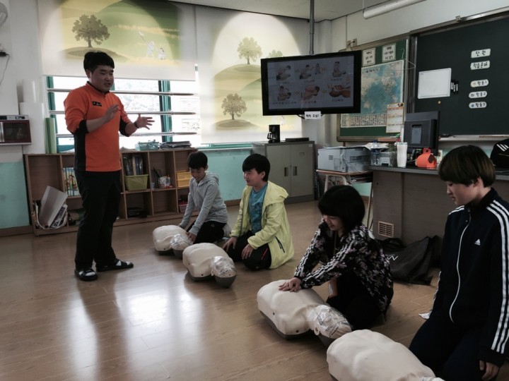 남해소방서, 해양초등학교 6학년생 대상 심폐소생술 교육 실시