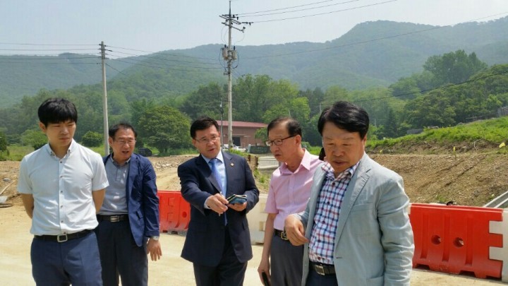 고윤석의원,수원 광명 고속도로로 물줄기 막힌 안산천 현장방문