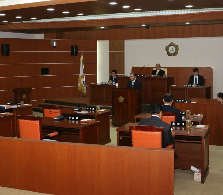 단양군의회 수도권 규제완화 중단촉구 결의문 채택