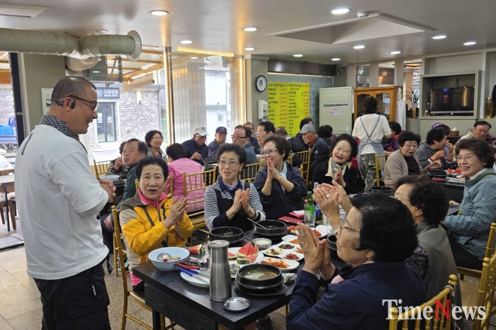 [보은군 속리산면 사내2리 김민곤 이장, 가정의 달 맞아 경로 나눔 실천]