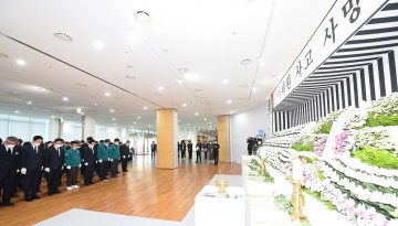 이철우 도지사, 합동분향소 분향...깊은 애도 표해