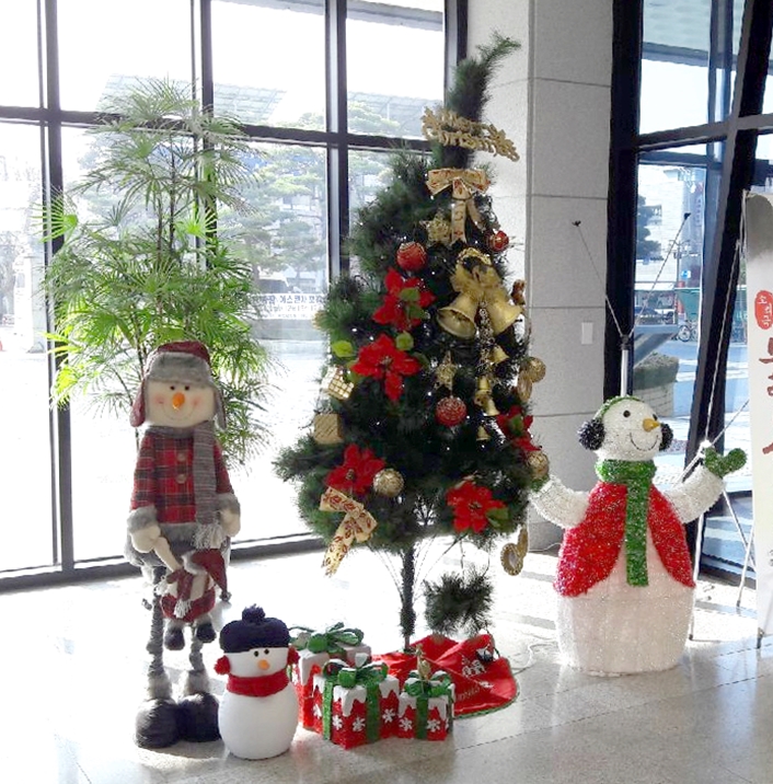 정읍시, 시청사와 읍면동 주민센터에 크리스마스 장식 설치