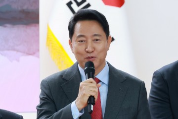 국힘 신년회서 ‘자강론 vs 쇄신론’ 충돌… 오세훈 “변해야” vs 장동혁 “기본부터”