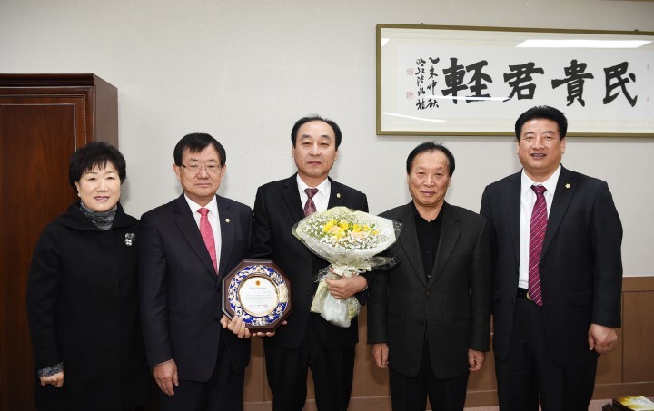 김영호의원 경상북도의정봉사대상 수상