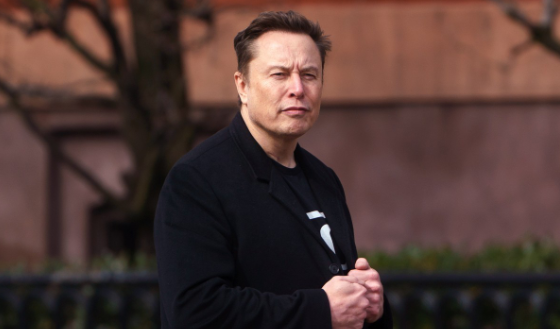 머스크, ‘백인 우월주의’ 경계 넘었나… 한 달간 26일간 ‘음모론’ 설파