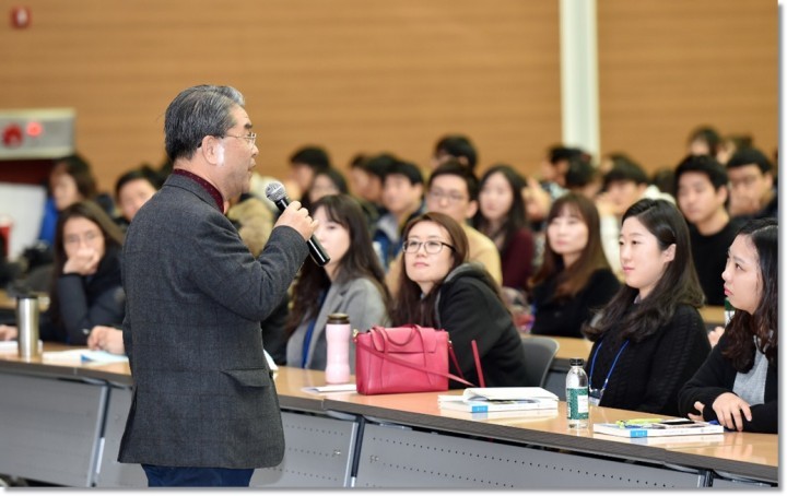 이재정 교육감, 5일 중등 신규교사 연수 격려