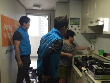 ‘가스사고 걱정 끝’ 수송동, 가스안전기 무상설치 호응