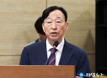 업무 보고하는 설동호 대전시교육감