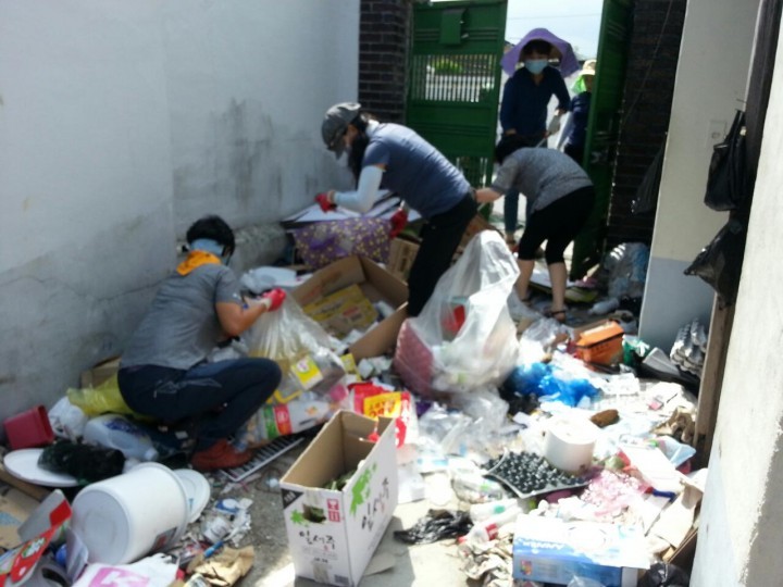 조곡동 마중물복지협의체, 독거노인 집수리 봉사활동 펼쳐...