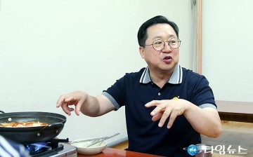 ‘맛있게 먹는 법’ 설명하는 이장우 대전시장