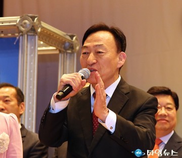 인사하는 설동호 대전시교육감