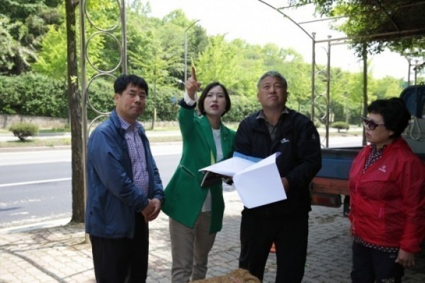 안산시의회 김진희 의원, 중앙공원 산책로 정비공사 현장 방문
