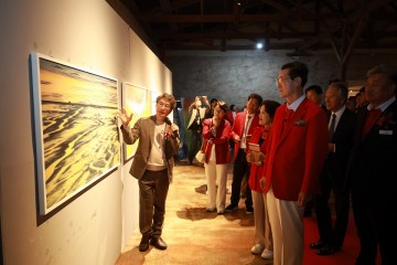 신안군, '증도의 태양' 사진전 개최