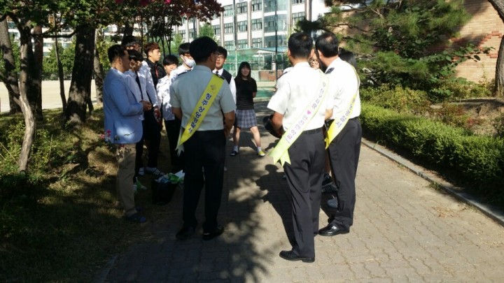 「와락」서로를 품에! 속은 든든히! 등굣길캠페인