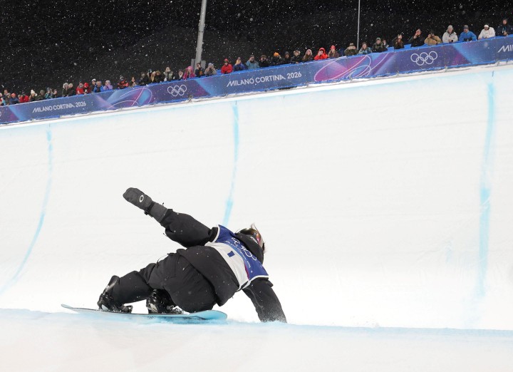 최가온, ‘부상 투혼’ 끝에 한국 설상 사상 첫 ‘황금빛 질주