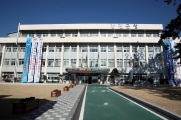  ‘영랑 · 현구문학상 운영 조례안’ 제정 한 강진군