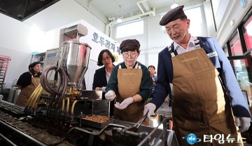 “성심당? 상심당! 김제선·김옥향, 호두과자 만들며 웃음꽃”
