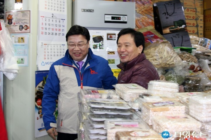권선택 대전시장, 설 명절 ‘전통시장 장보기’ 행사