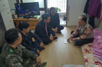 충주 연수동방위協, 6.25참전용사 성금 전달