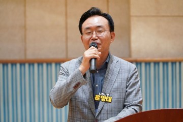 올림픽 금메달리스트 안세영, 고향 나주서 유소년 꿈 잇다 