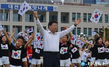 권선택 대전시장, 아이들과 열심히 플래시몹!