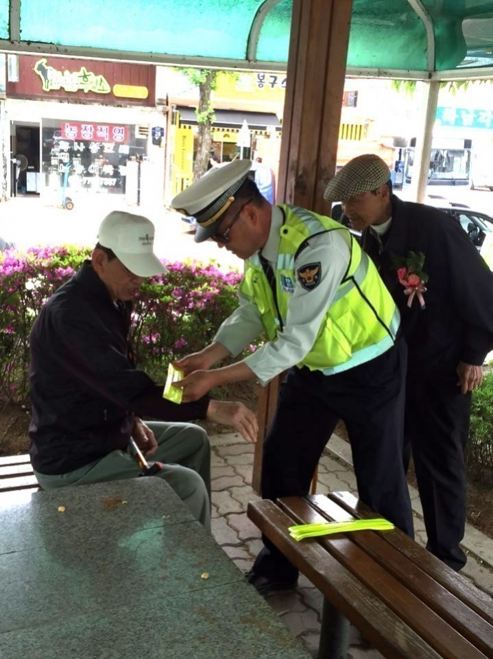 화천경찰서 보행자 교통사고 예방을 홍보활동 전개