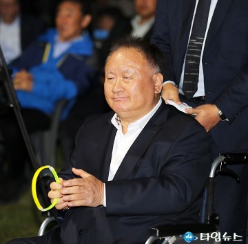 ‘국화음악회’ 감상하는 이상민 의원