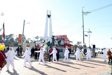 서산 간월도서, 굴부르기 군왕제 열려
