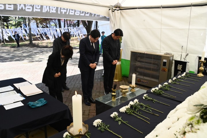 대전 대덕구의회, 문평동 화재 희생자 합동분향소 조문