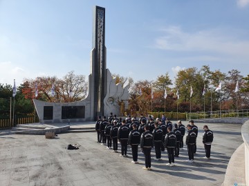 충북남부보훈지청, 청주대학교 호우회와 현충시설 참배 및 정화활동 실시