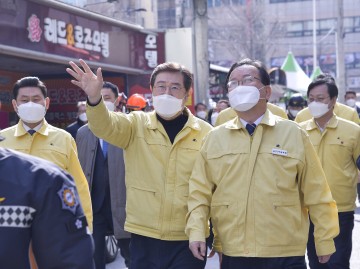 김부겸 국무총리, 광주 아파트 붕괴 사고현장 방문