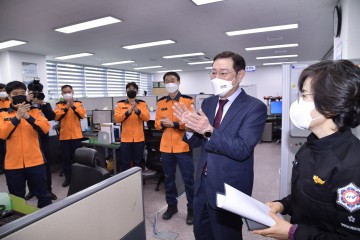 이용섭 광주시장, 119특수 구조단 격려방문