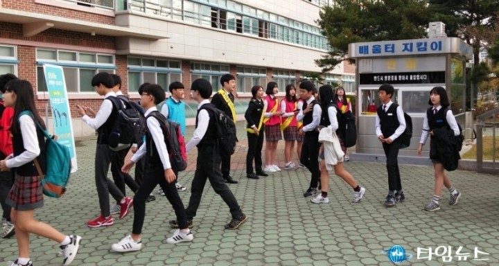 순천경찰서, 학생들과 함께 학교폭력예방 캠페인 