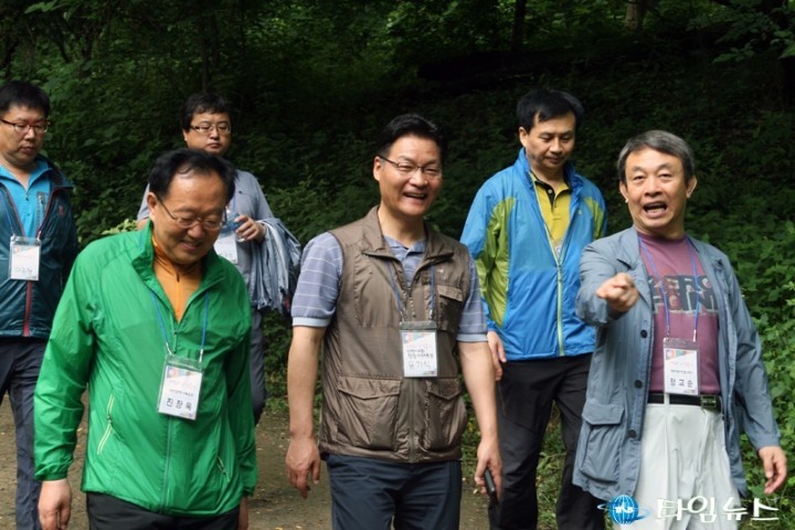 윤기식 대전시의회 의원, 시민과 함께 아침 산책
