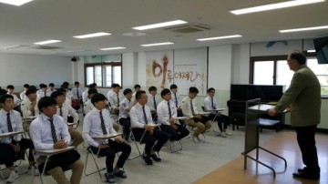 항공정비분야 공군 부사관  시험결과 20명 대거 합격  부사관 배출 명문고로 우뚝 