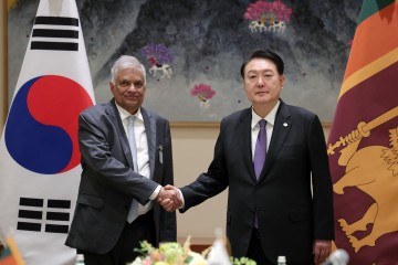 윤석열대통령, 뉴욕 도착 6시간 만에 6개국 정상 만났다