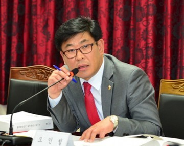 충남도의회 오인철 의원, 저소득층학생 지원 컴퓨터 350대 확보