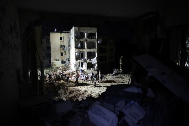 “초토화 vs 무기한 봉쇄” 미국·이란 ‘강대강’ 파국 치닫나