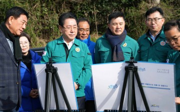 김영록 전남도지사, 장성 비닐하우스 침수 피해 현장 살펴 