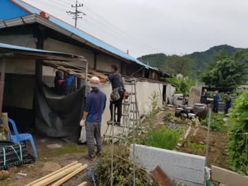 조귀원 두원건설대표  독거노인 3가구에  집수리 봉사활동