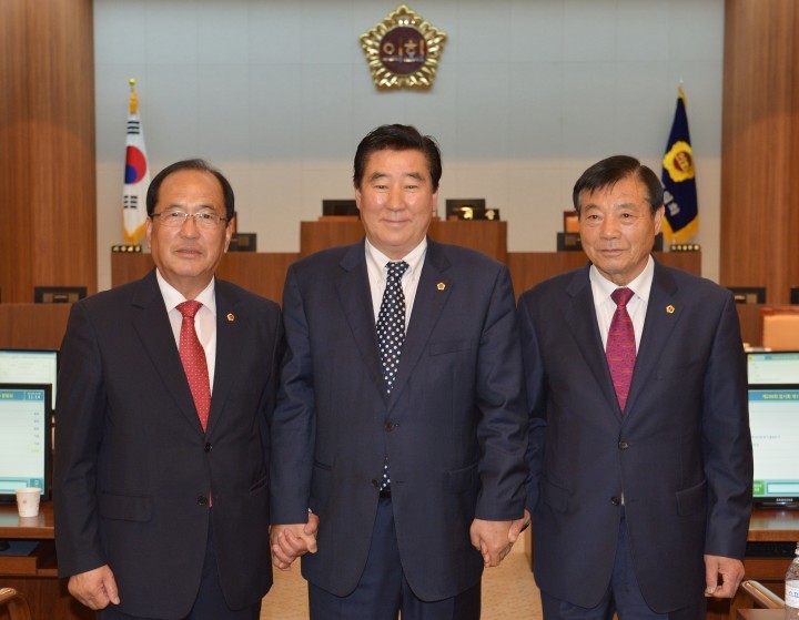충남도의회, 후반기 의장에 윤석우 의원 선출