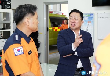 추석 연휴 첫날 119안전센터 방문한 이장우 대전시장