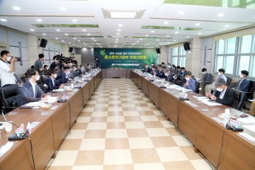 권칠승 중소벤처기업부 장관, 안동 헴프특구 간담회 방문