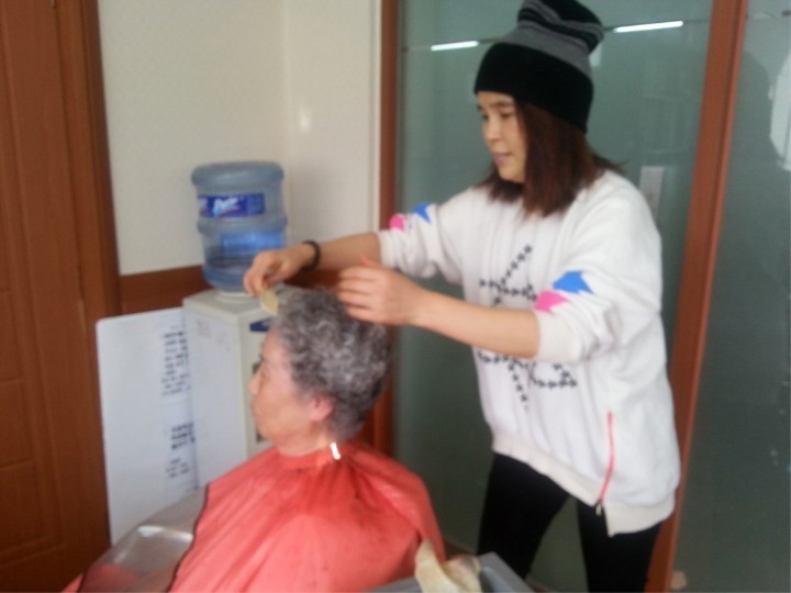덕양구 신도동, 이·미용봉사로 재능기부 눈길