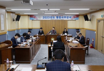 대전 서구의회 도시건설위원회,  공원녹지과·건축과 행정사무감사 실시