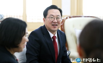 이장우 대전시장 “미식브랜딩 새 기준 연다”…장충동왕족발 ‘꿈돌이 한상족발 세트’ 출시