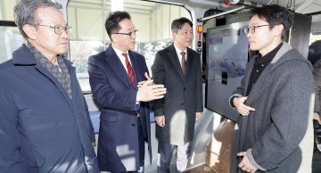 조원휘 대전시의회 의장, 자율주행버스 실증 시승…3월말 무상운행 검증