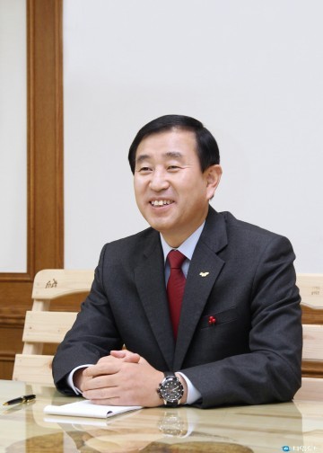 조길형 충주시장 새로운 시도에 도전하는 자 후원 강조