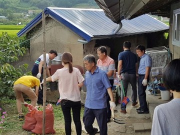 정읍 덕천면 독거노인세대 방문 대청소‘구슬땀’