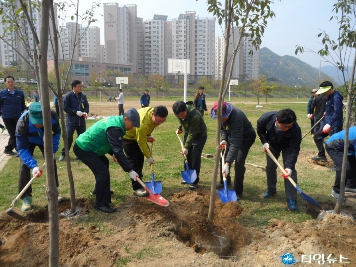 순천시, 「숲속의 전남」,「정원의 도시 순천」을 위한 나무심기 행사 실시